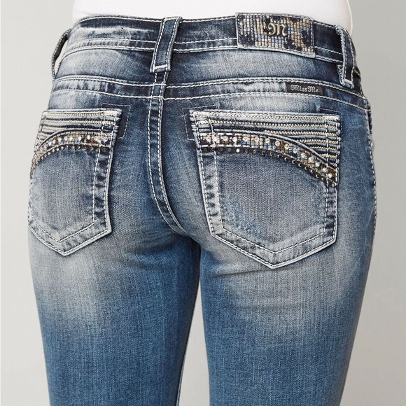 Miss Me Booty Bling Jeans Size 27 – Rhinestone Pockets, Low Rise, Y2K Vibes 💎 - Picture 2 of 10